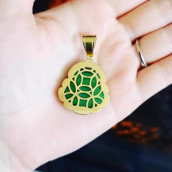 Green Cat Eye Flashy Buddha Carving Pendant Zirconia Stainless steel 🤩 - Picture 3 of 4